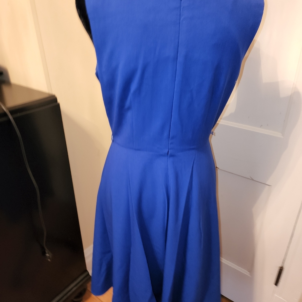 Dress - Picture 3 of 3